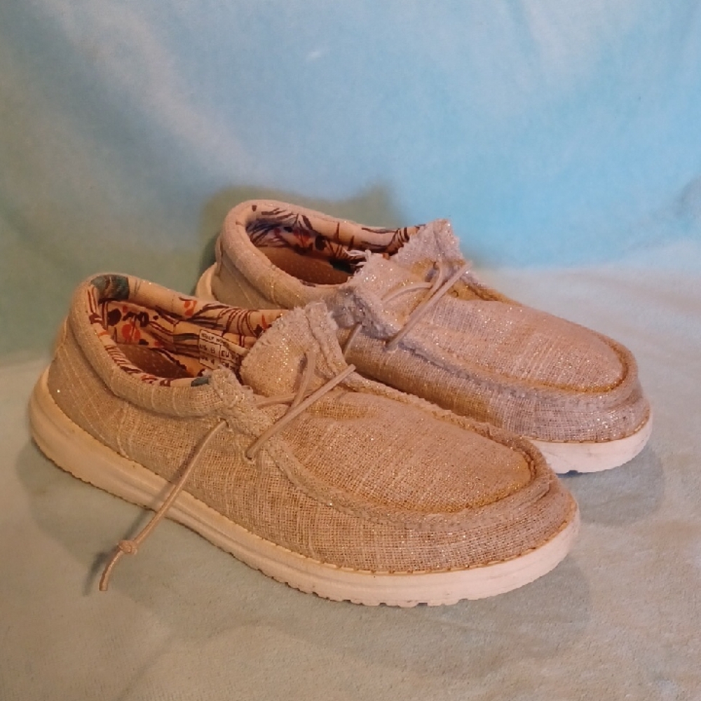 Hey Dude Beige Woven Slip-Ons with Floral Lining Size 6